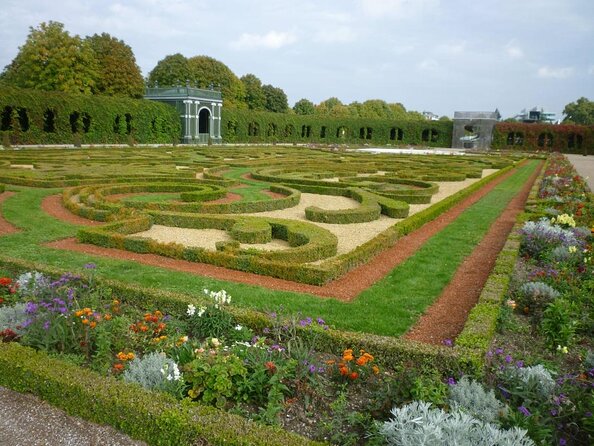 Vienna: Schönbrunn Palace Tour at 7 PM & Classical Concert - Key things to know before you go