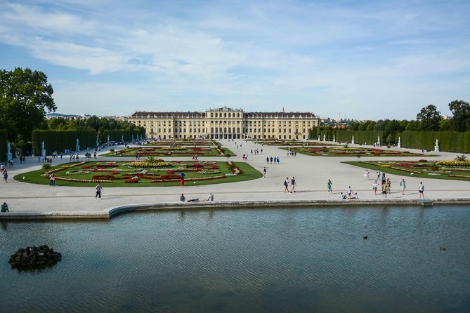 Vienna: Skip the Line Schönbrunn Palace and Gardens Guided Tour - What the included headsets really do for you