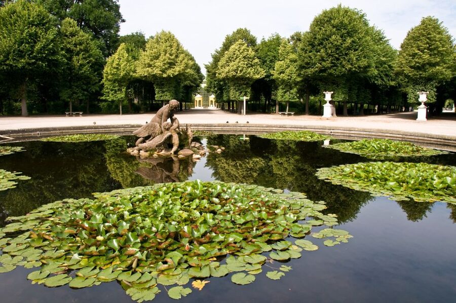 Vienna: Skip-the-Line Schonbrunn Palace Private Tour - Gloriette Hill: the viewpoint with political meaning