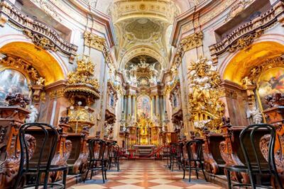 Vienna Walking Tour, Hofburg Palace, St Stephen’s Cathedral - State Opera and Albertina: see the grandeur without paying for the entrance