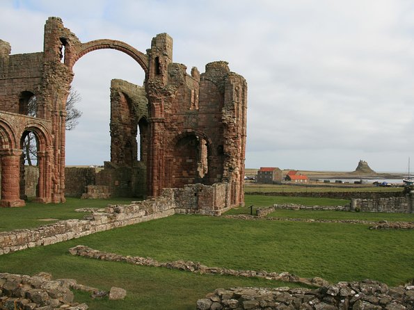 Viking Coast and Alnwick Castle Very Small Group Tour from Edinburgh - Who this tour suits best