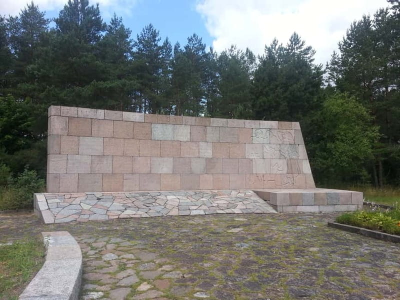 Vilnius: Private Paneriai Park, Trakai Castle, Kernavė Tour - Paneriai (Ponary) Holocaust Memorial Park: Meaningful, Not Just a Photo Stop