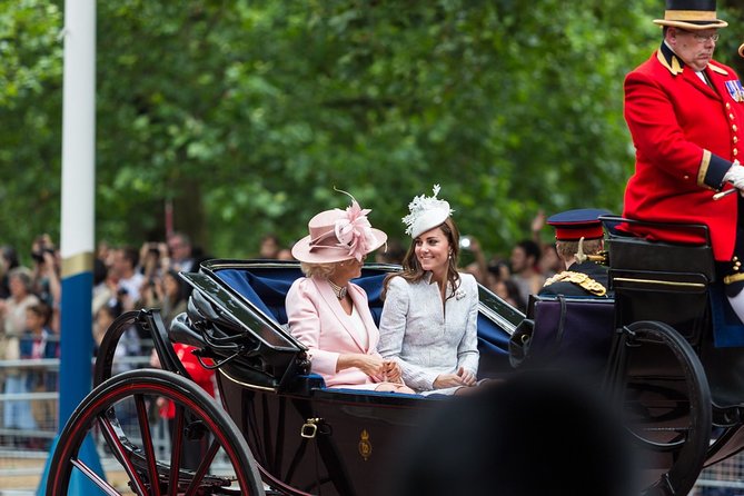 VIP Kensington Palace Gardens Tour & Royal Tea Crown Experience - Stop 2: Kensington Gardens and the Cradle Walk around the Sunken Garden