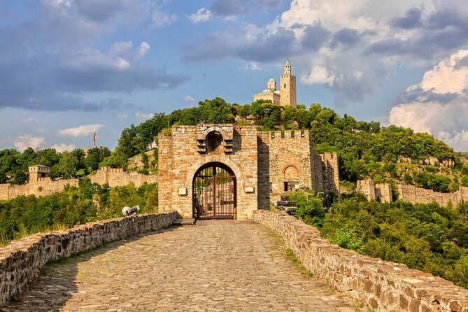Visit Bulgaria - Veliko Tarnovo Medieval Fortress - Private tour from Bucharest - Veliko Tarnovo by private car: why this day trip feels efficient