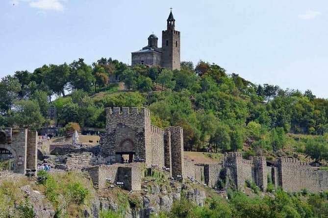 Visit Bulgaria - Veliko Tarnovo Medieval Fortress - Private tour from Bucharest - Tsarevets Fortress: the medieval capital feeling comes from the hill