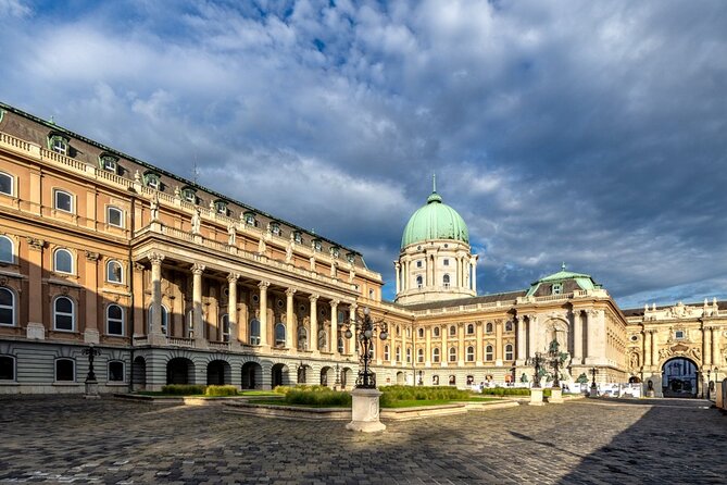 Walking tour in the Buda Castle incl. Fisherman's Bastion - Hadik’s equestrian statue: luck, legends, and a quick silly moment