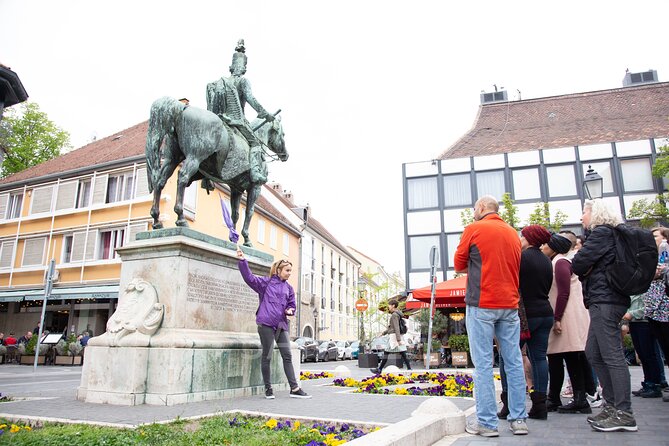 Walking tour in the Buda Castle incl. Fisherman's Bastion - Uri Street and the Castle District shift: residential to royal