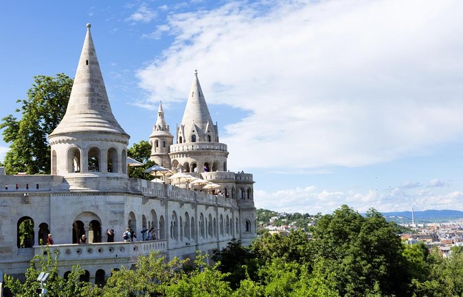Walking tour in the Buda Castle incl. Fisherman's Bastion - Matthias Church: the story starter (and the one ticket you’ll need)