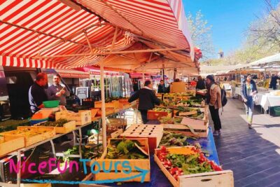★ Walking Tour of Old Nice and Castle Hill - The Cours Saleya flower market: more than pretty flowers