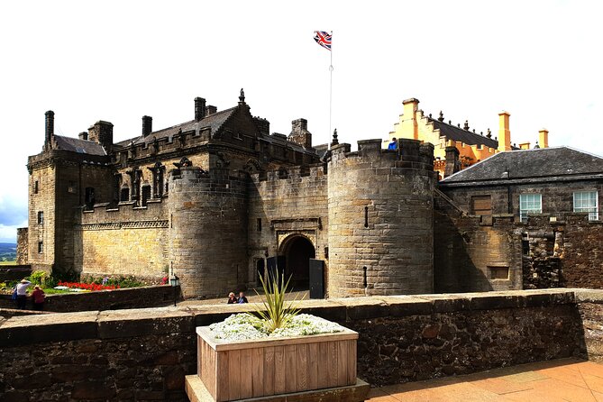 Wallace monument, Stirling Castle, Linlithgow Palace Private Tour - Meeting in Edinburgh: pickup, start time, and getting comfortable