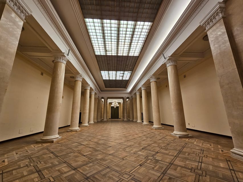 Warsaw: Palace of Culture and Science Guided Tour - The free time break: why it’s there and how to use it