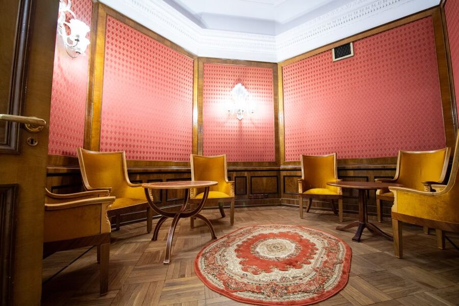 Warsaw: Palace of Culture and Science Tour with Terrace - Price and value: is $23 worth 45 minutes?