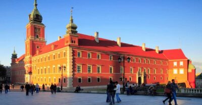 Warsaw: Skip-the-Line Royal Castle Guided Tour - Two Options, One Meeting Point: Private vs Small-Group Up to 15