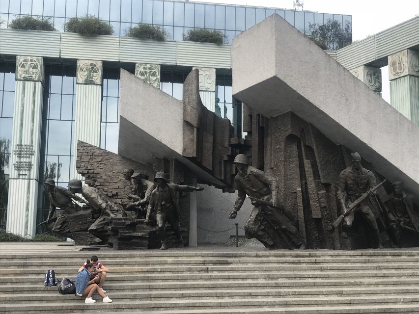 Warsaw: Skip-the-Line Royal Castle Guided Tour - What the Guides Do Well: Story, Pace, and Real Engagement