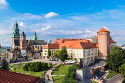 Wawel Castle and Cathedral Guided Tour - Entering Wawel Cathedral: Gothic architecture and coronation context