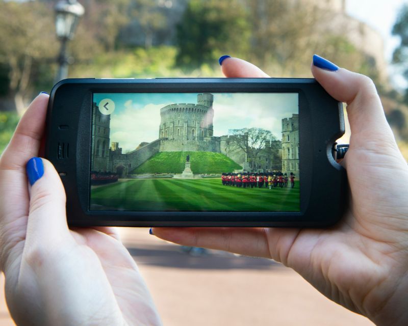 Windsor Castle and Buckingham Palace Full-Day Tour - Windsor town break: souvenirs, historic pubs, and quick browsing time