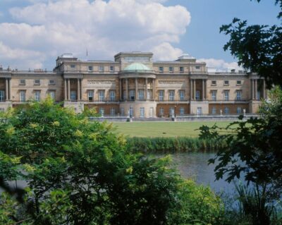 Windsor Castle and Buckingham Palace Full-Day Tour - Windsor Castle: St. George’s Chapel, state apartments, and Queen Mary’s Dolls House