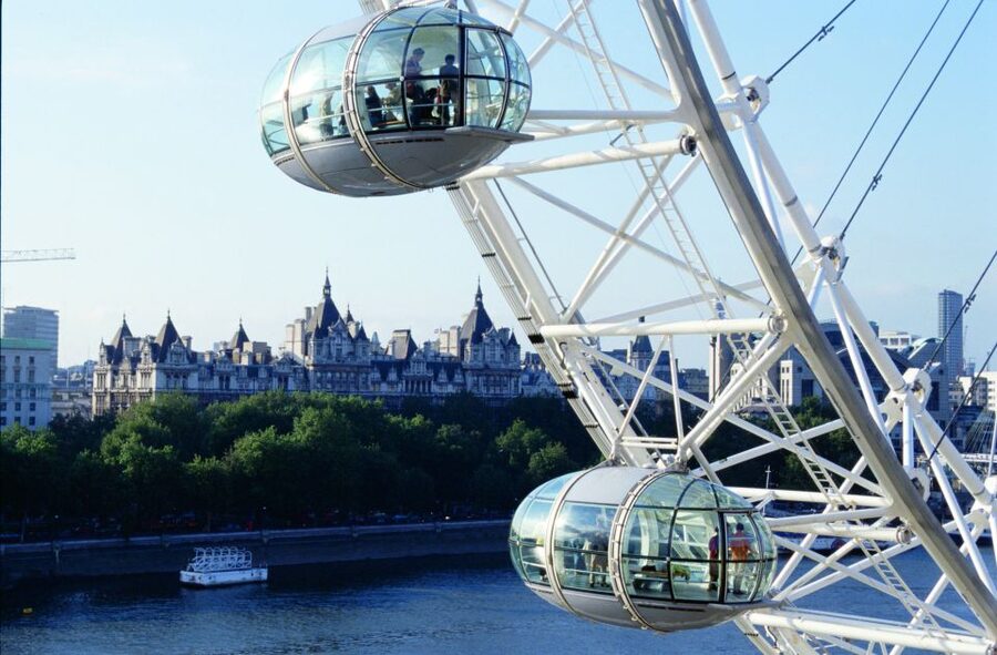 Windsor Castle and London Eye Half-Day Tour - Windsor Castle state apartments and St George’s Chapel: the royal core