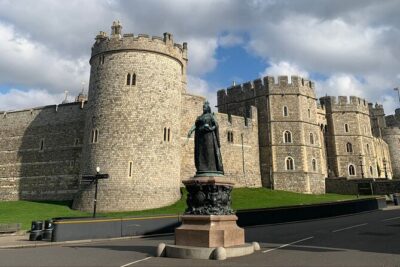 Windsor Castle Half Day Trip from London by Luxury Coach - The Earl’s Court luxury coach routine: easy start, clear flow