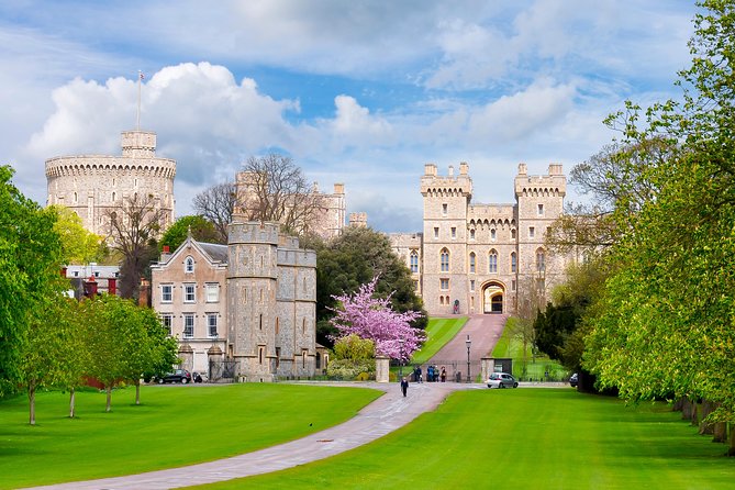 Windsor Castle, Stonehenge and Oxford Day Guided Tour from London - Key highlights worth planning around