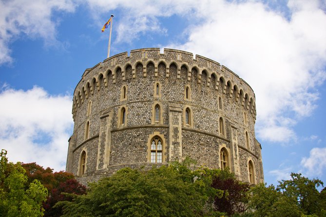 Windsor Castle Tour from London with Transportation & Audio Guide - St George’s Chapel: The Atmosphere, the Rules, and the Timing Trap