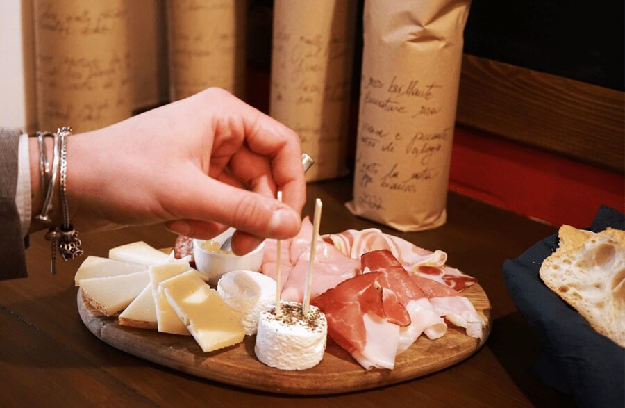 Wine Tasting near Royal Palace of Turin with Food Platter - Key Points at a Glance