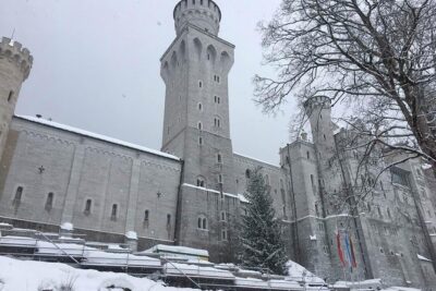 Winter Tour to Neuschwanstein Castle from Munich - Munich departure at 9:00 and the Oberammergau facade-painting stop