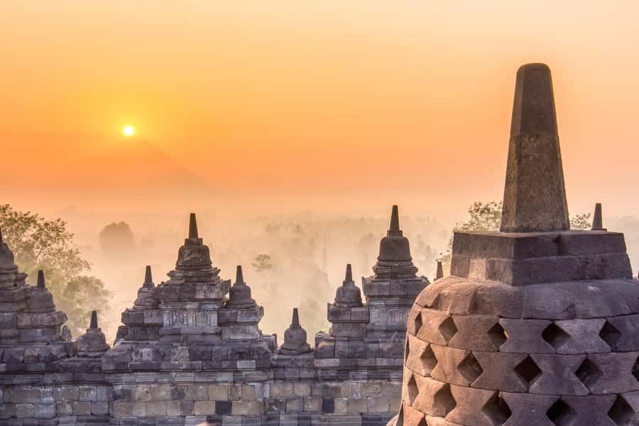 Yogyakarta: Palace, Water Castle & UNESCO Temple Guided Tour - Key highlights worth waking up for
