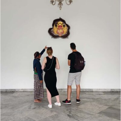 Yogyakarta: Yogyakarta Palace & Water Castle Guided Tour - The short break and the 15-minute walk: seeing Yogyakarta on foot between the two icons