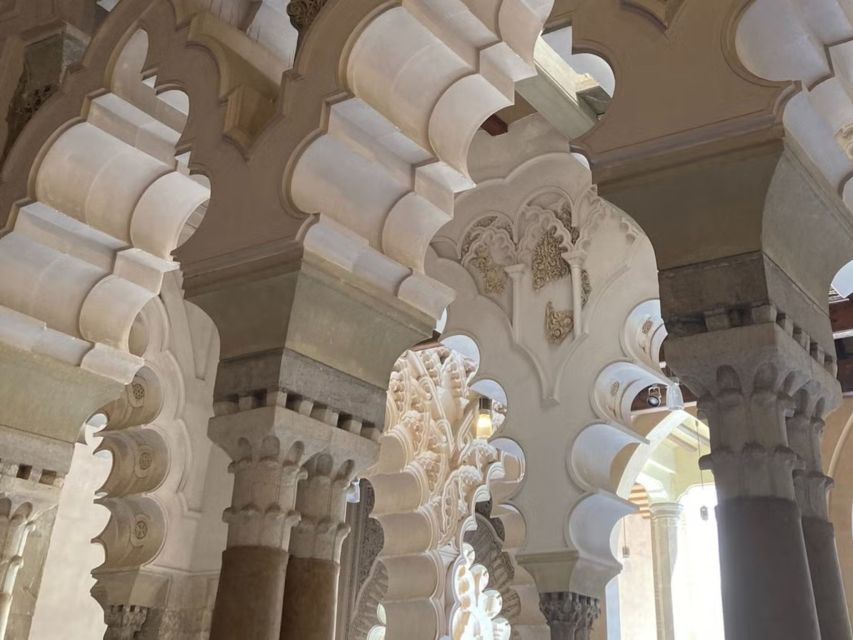 Zaragoza: Aljafería Palace guided tour in Spanish - Price and Value: What You Get for $26